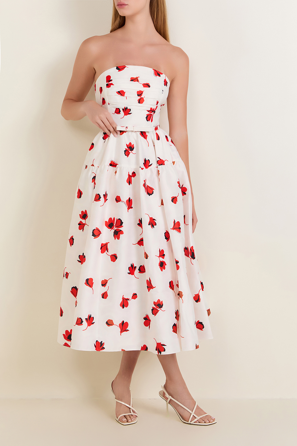 תמונת כל הלוק של שמלת מידי פרחונית